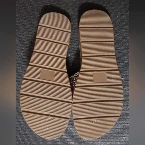 Soda jeweled sandle size 6 1/2 - Picture 4 of 4